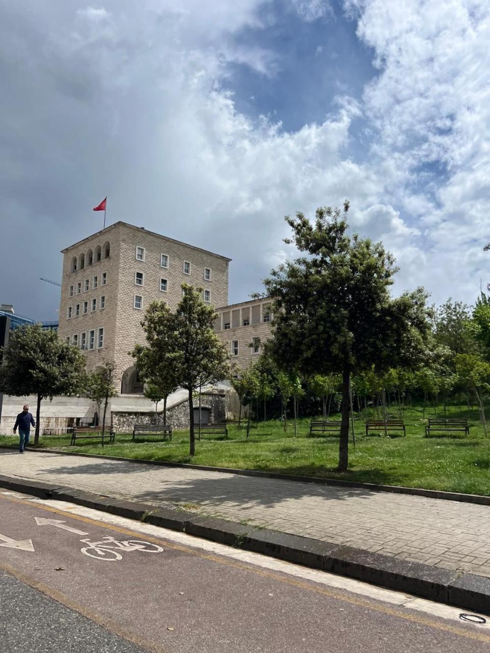 Cozy Flat Near Air Albania Stadium 1 Tiranë Ngoại thất bức ảnh